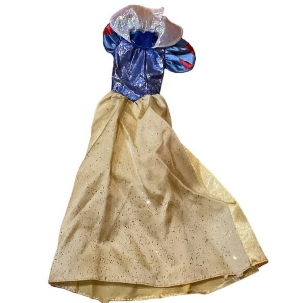 Snow White-Inspired Doll Gown Glittery Gold Skirt Puff Sleeves Shimmery Collar